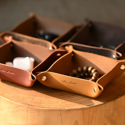 A complete natural vegetable-tanned cowhide original cut tray, desktop, entrance storage box, key tray, and storage plate, 20*20