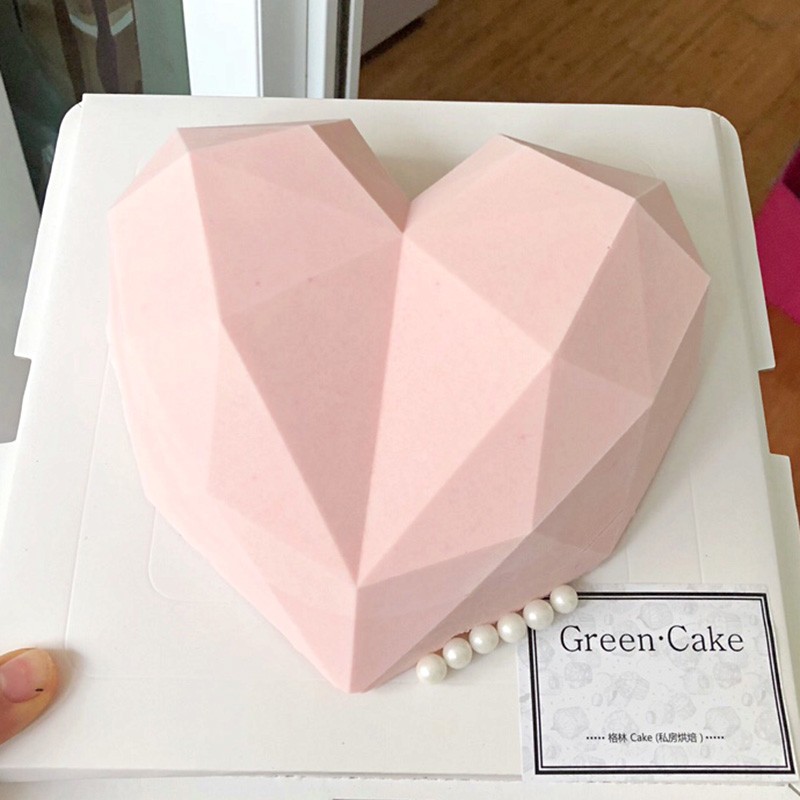 Internet celebrity DIY 7-inch diamond heart-shaped baking cake mold French dessert mousse cake love silicone mold