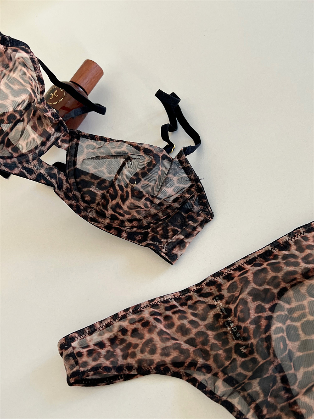Ultra-thin models of large breasts underwear sexy leopard lace lingerie  adjustment gathered hollow with steel ring bra set - AliExpress 200574005