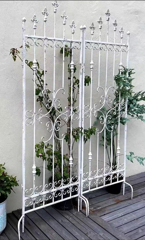 American Country-Style Vintage Wrought Iron Fence Garden Plant Trellis Courtyard Screen Iron Partition Garden Guardrail Frame