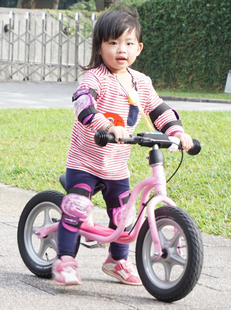 xe điện cân bằng giá rẻ 1 triệu Đức nhập khẩu puky trẻ em cân bằng xe trượt băng bé đi bộ xe đạp LRM LR1LBR Ri - Smart Scooter xe thăng bằng bao nhiêu tiền