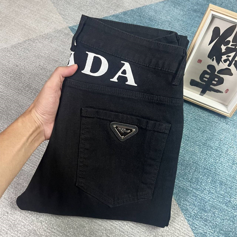 Autumn and Winter European and American Trendy Brand Printed Letter Triangle Logo Jeans for Men, Straight Casual Slim-Fit Cropped Pants, Black Autumn and Winter European and American Trendy Brand Printed Letter Triangle Logo Jeans for Men, Straight Casual Slim-Fit Cropped Pants, Black