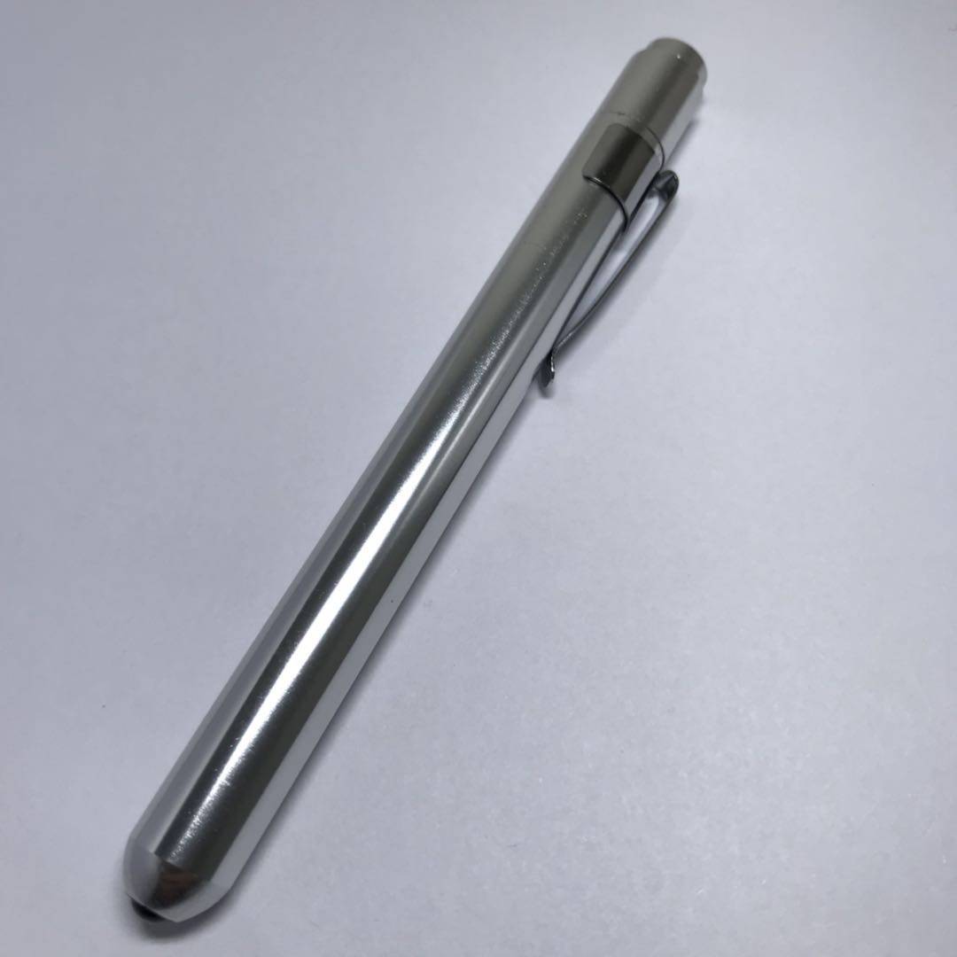 Continuous full spectrum pen - concentrated flashlight gemstone identification instrument with spectroscopy to observe the gem spectrum