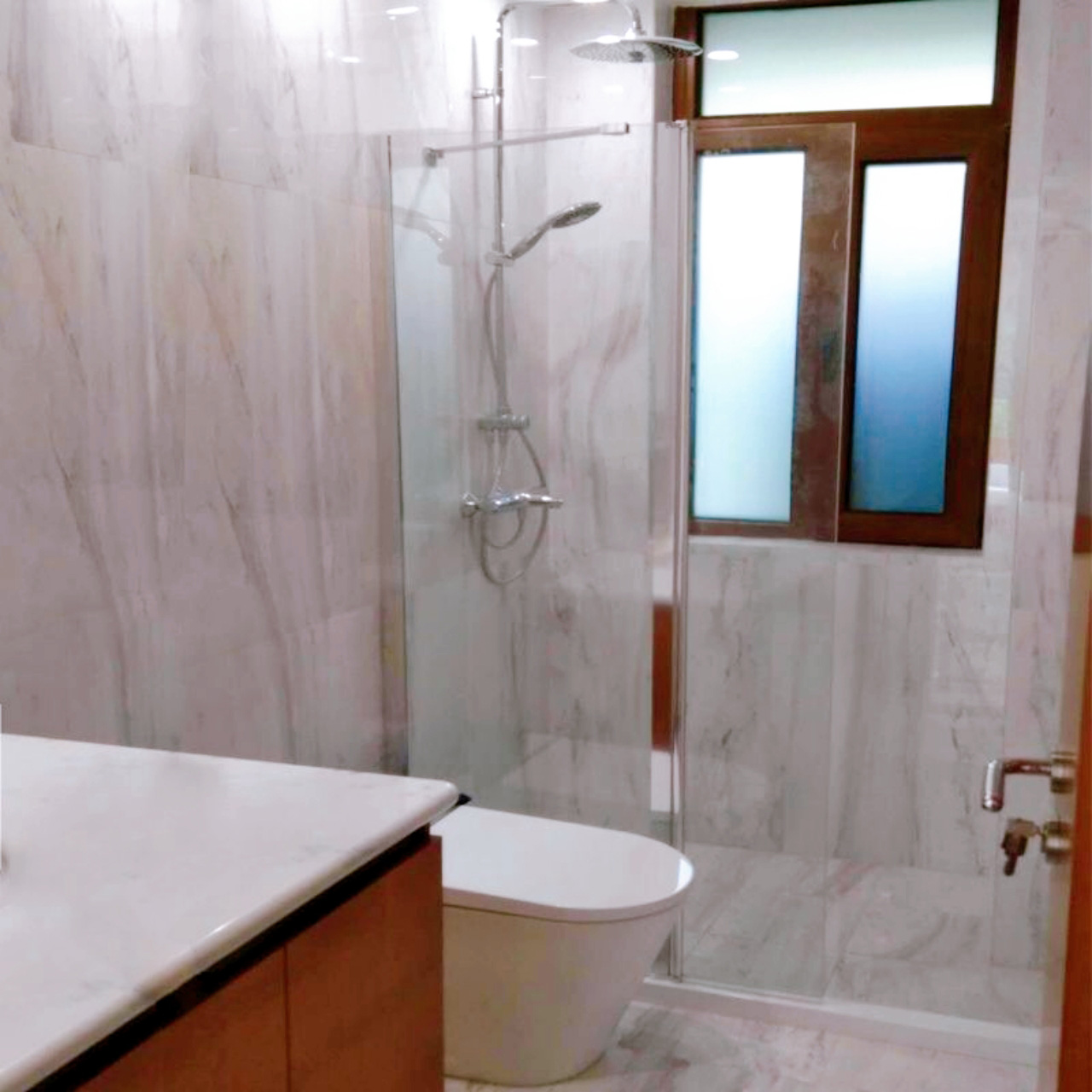 折叠淋浴房：小空间里的精致干湿分离之道