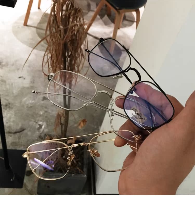 Kính mới khung nữ thủy triều vuông retro vuông hộp nhỏ mặt tròn với khung kính cận thị dây vàng có một số nam kính versace