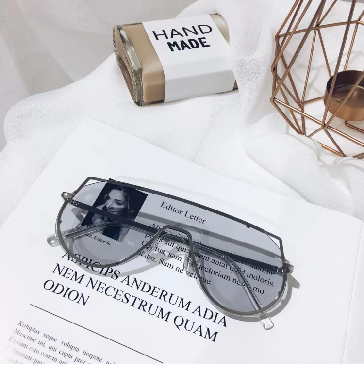 Ins super fire net kính đỏ nữ thủy triều người bất thường tròn mảnh ống kính đường phố đập kính râm nam