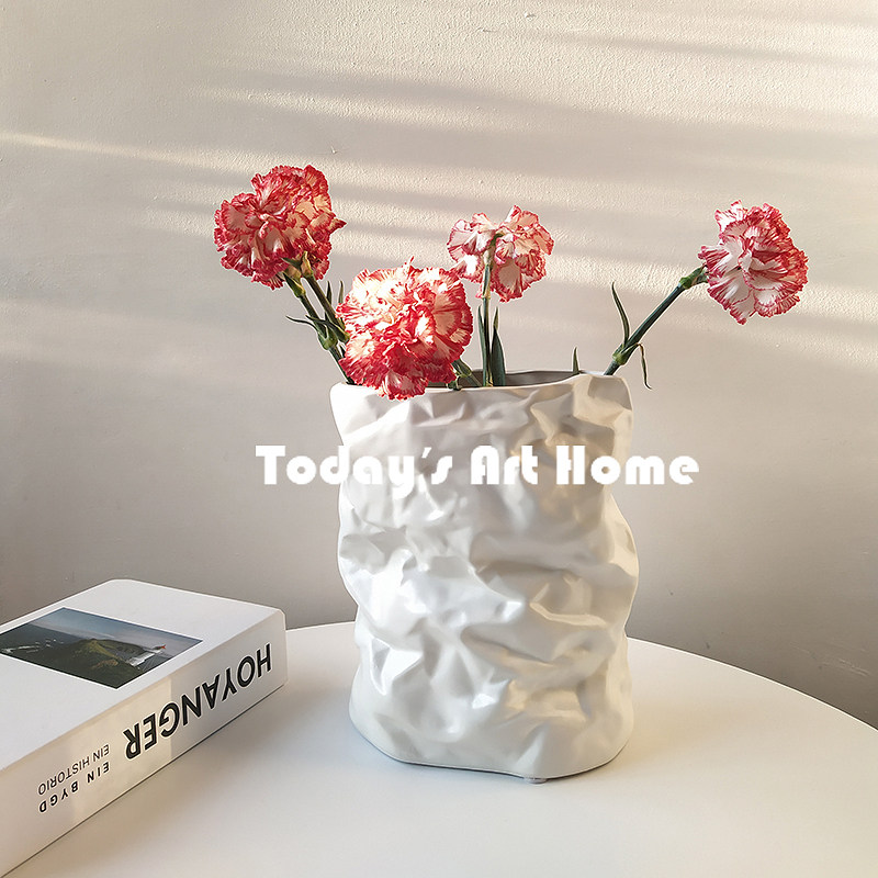 TODAYSART Modern Art Pleated Vase White Ceramic Paper Bag Type Simple Flower Arrangement Dried Flower Ornaments