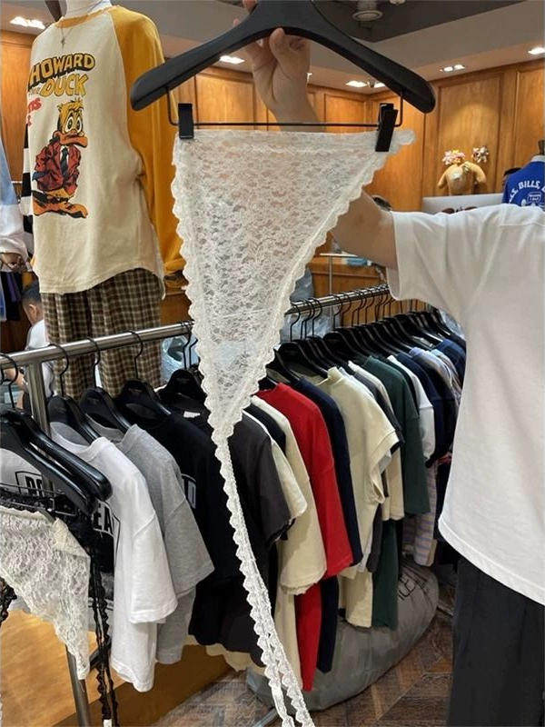 Korean-Style Japanese Lace Fashion Versatile Multi-Use Scarf Sweet Design Triangle Scarf Neck Warmer Scarf for Women in Black and White