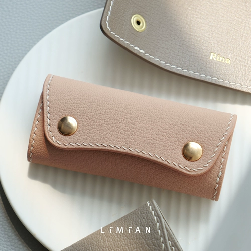 Кожаный изысканный брелок ручной работы для ключей, простой и элегантный дизайн, из натуральной кожи, подарок на день рождения, делается под заказ