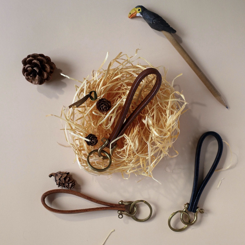 Tanning leather handmade simple leather cowhide retro keychain couple car keychain inside handmade leather goods