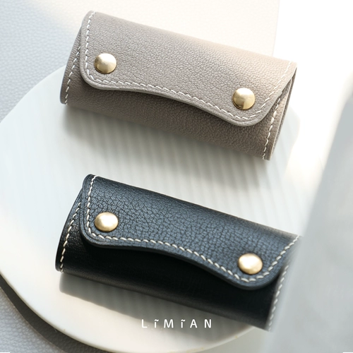 Кожаный изысканный брелок ручной работы для ключей, простой и элегантный дизайн, из натуральной кожи, подарок на день рождения, делается под заказ