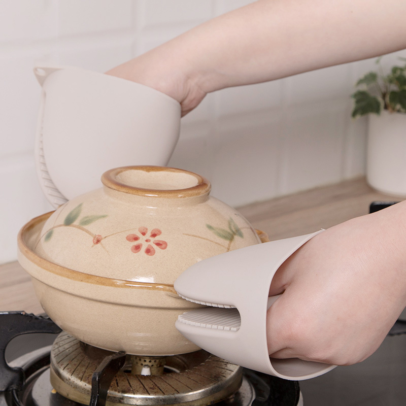 Japan Insulation Gloves Thickened Microwave Oven Oven Anti-Slip Kitchen Baking Bacon High Temperature Resistant And Bronzed Silicone Cover 2 Fit