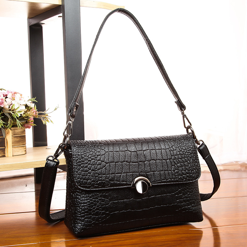 Usd 47 69 Mom Bag Middle Aged Female 2018 Spring New Fashion Mom Bag Middle Aged Female 2018 Spring New Fashion Wild Large Capacity Handbag