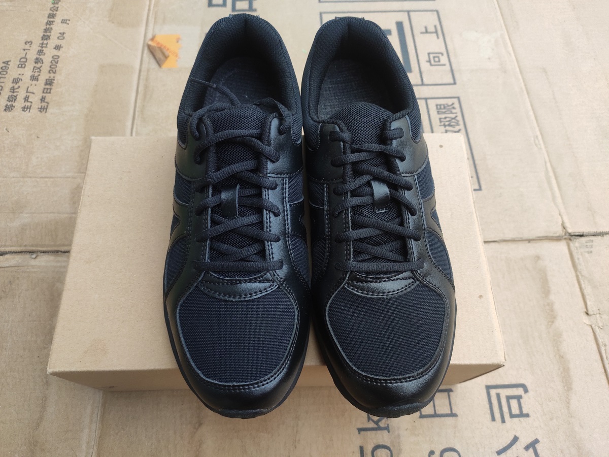 Inventory spring and autumn training shoes Duowei running shoes new training shoes