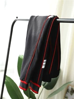 Черная серая сторона