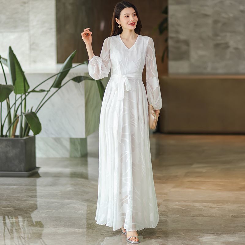 White Jacquard Dress for Women, 2025 Summer New Style, Fashionable and Elegant, Large Hem, Slimming Long Dress, Long Sleeves, Ankle-Length