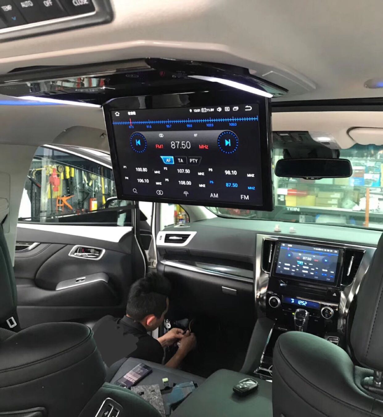 The new Elfa ceiling screen 15-20 Elfa 13.3 inch Android ceiling screen hanging screen