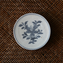 Ming Dynasty Hongzhi Zhengdefu style blue and white camellia pattern bowl bottom porcelain coaster coaster saucer covered with old porcelain pieces