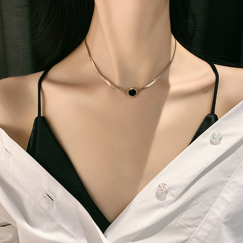 Hong Kong 2022 New Light Luxury Light Tide - Chain Red Clock Chain Small Close Personality Pending