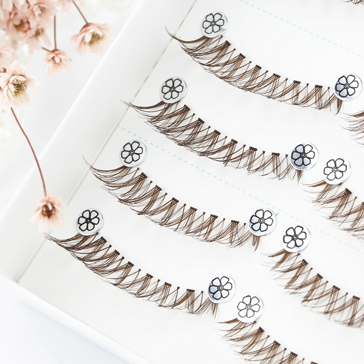 Dứa cô gái tự nhiên Brown Cross Trang điểm nude thực tế lông mi giả và đuôi dài - Lông mi giả lông mi chồn