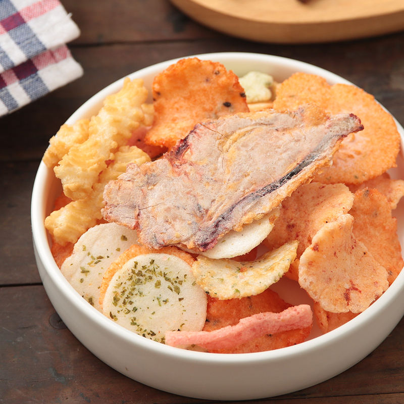 Japan imported puffed snacks Ikedaya assorted seafood squid shrimp cake rice fruit senbei 120g large bag