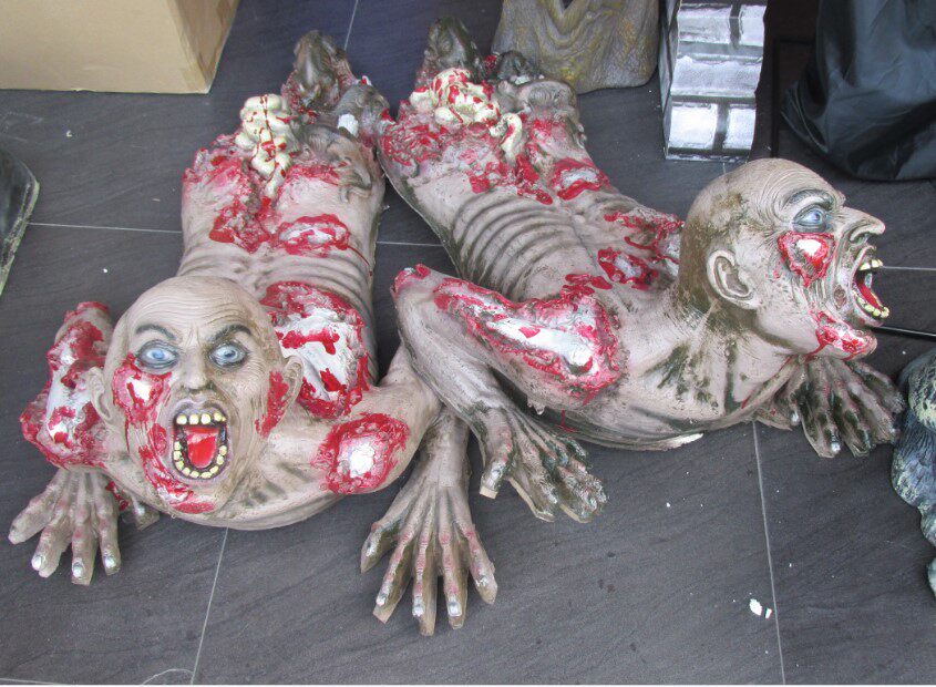 Halloween decoration ghost festival supplies whole person props scary disgusting horror half body rotten corpse crawling corpse set - Taobao