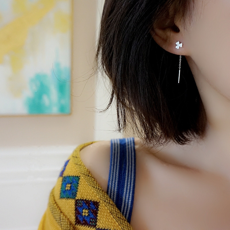 Small Z Youpin S925 sterling silver Japanese and Korean small fresh three leaf flower lucky earrings Sweet flower drop earrings Student gift