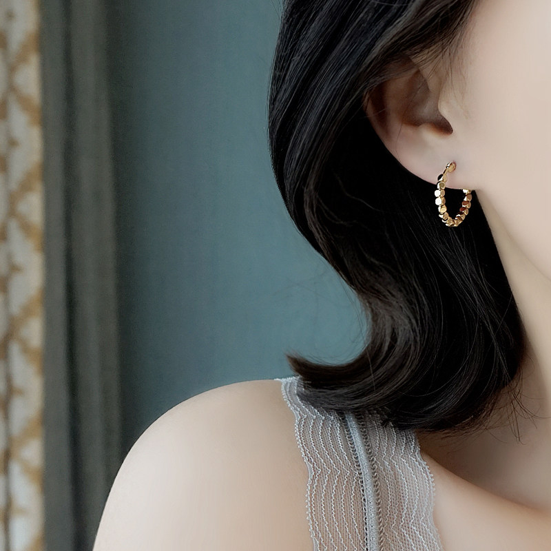 Small Z Youpin 925 silver needle baroque retro temperament C-shaped gold bean earrings earrings Korean temperament simple ear needle