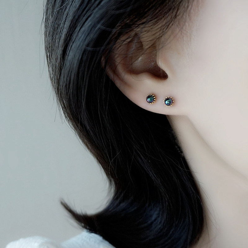 Korean pearl earrings women's retro French elegant S925 sterling silver temperament high-end black ball ear pin earrings