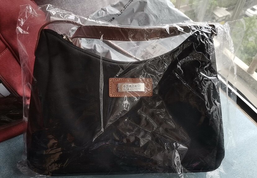 South Airlines flight attendant bag brand new real goods flight attendant special single shoulder satchel makeup large capacity black suit overnight bag