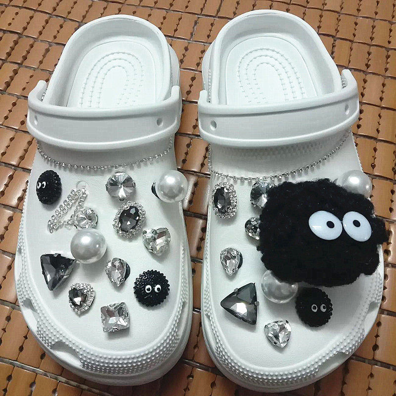 Small Coal Balls Wool Balls Shoes Flowers Crocs Dongle Shoes Accessories Slippers Sandals Sandals Adorable diy shoes Cute Cartoon