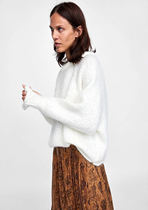 D102 Spains DAN display white Lazy Wind Round Collar Inserted Shoulder Loose large sweater