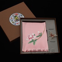 Intangible cultural heritage Suzhou embroidery handmade silk embroidery square scarf mulberry silk scarf silk scarf brooch set Mothers Day souvenir gift