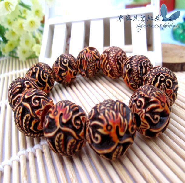 Natural sea snail shell coconut shell sculpted dragon and pineapple lovers hand in hand
