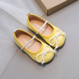 Демисезонные нескользящие детские туфли для кожаной обуви для принцессы, тренд сезона, мягкая подошва