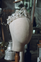 Han Xiao re-engraved No. 5 hand embroidered hollow retro Pearl Crown Studio bride photo model modeling