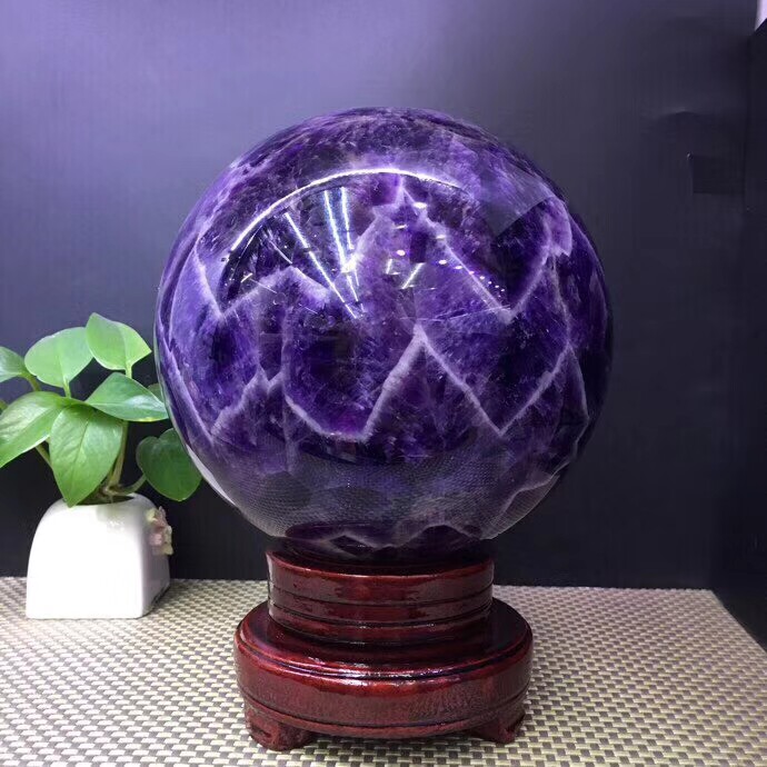 Natural Uruguayan Purple Crystal Ball Swing Piece Original Stone Polished Basil Dream Purple Crystal Genguan Living-room Home Gift