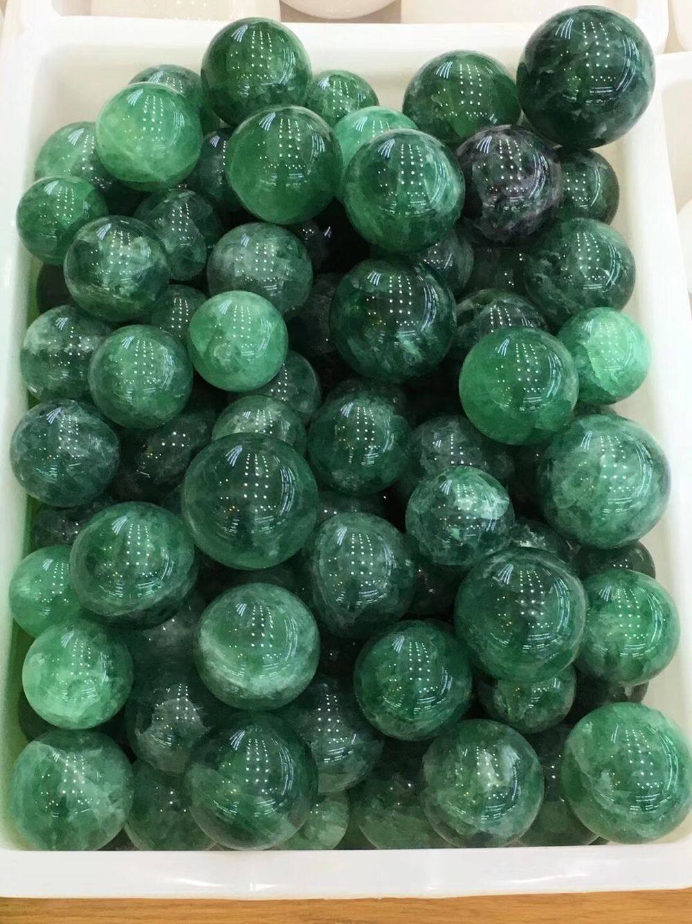 Original stone natural green Firefly stone swinging piece green crystal wind water transfer ball home furnishing crafts gift pendulum decoration Xuanguan Living room Bedroom