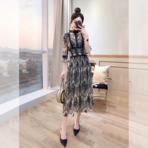 Small black dress two-piece suspenders 2021 new womens early autumn fashion temperament Hepburn style black lace dress
