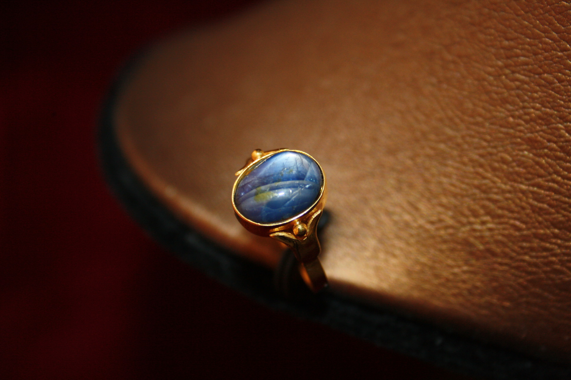 Old 18k Gold Inlaid Natural Sapphire Ring Old 18k Gold Natural Sapphire Ring Special Whet Price