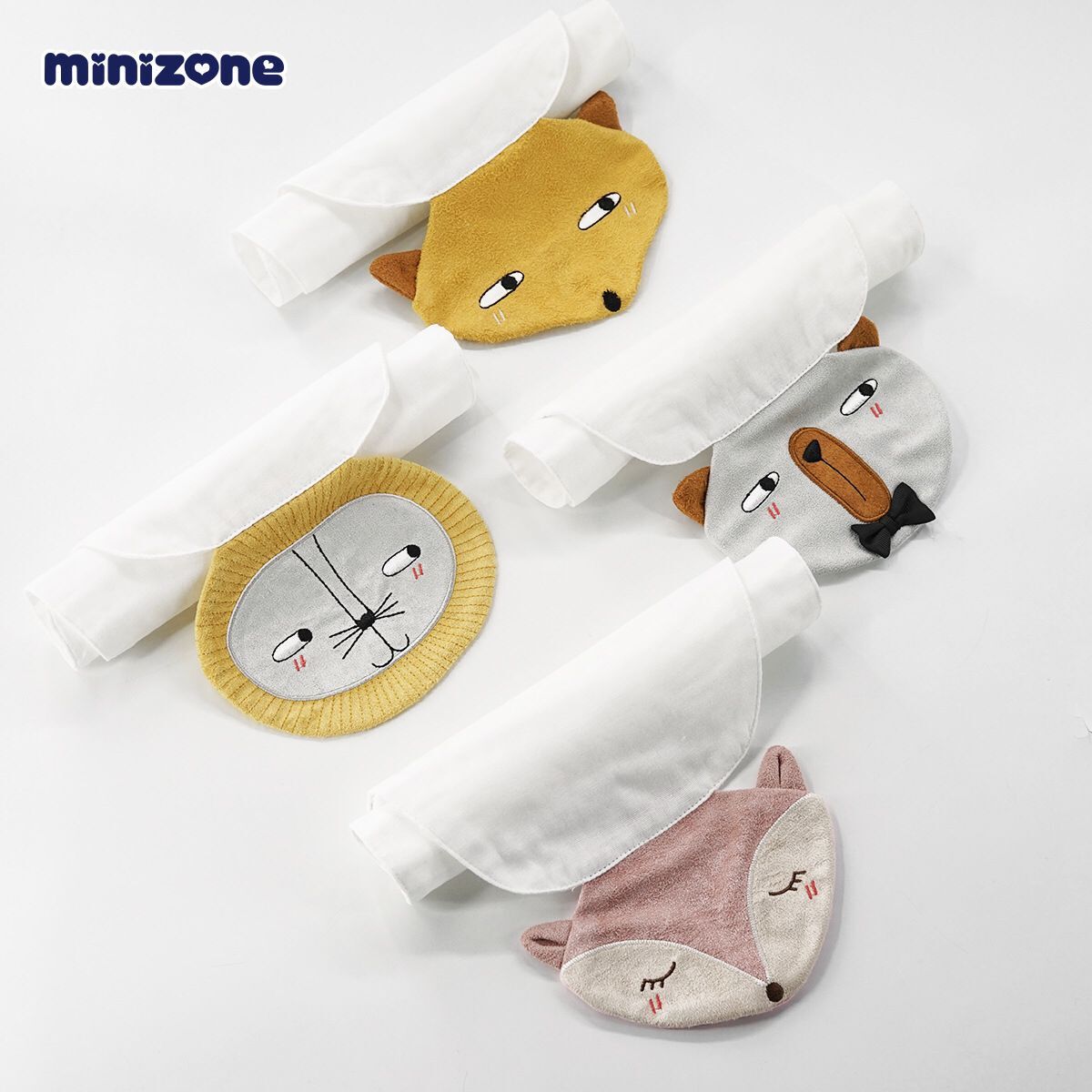 2 pieces of free children's cartoon embroidery sweat towel large size sweat towel cotton gauze 4 layer kindergarten baby pad back towel