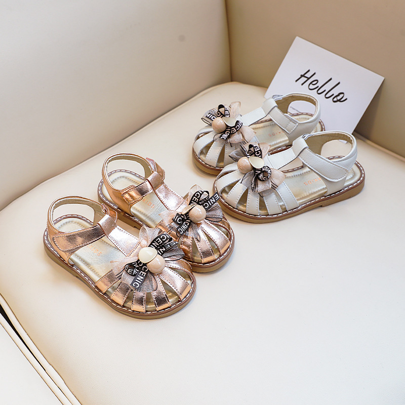 Leather bag girl shoes sandals 2022 new spring and summer Han version of the new fashion princess childhood soft soles