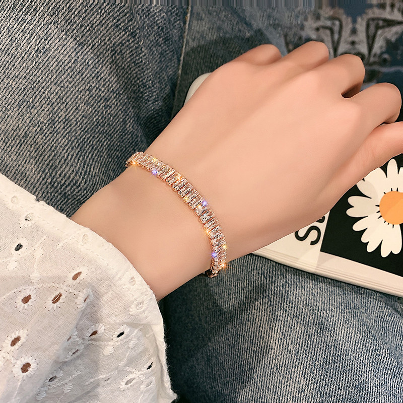 Korean crystal hand female 2021 new year light luxury niche design ins cold wind adjustable full drill bracelet