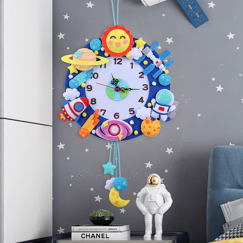 Non-woven fabric unwrapped hand diy making materials fun forest cartoon animal hanging clock adult time