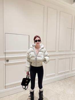 Niche Design Women's 25 Autumn/Winter New Retro Casual Hooded down Jacket with Waist-Cinching, Casual White Duck down Warm Coat