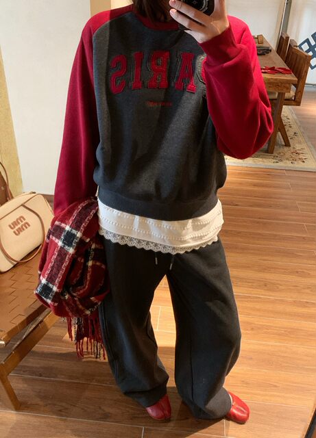 Shenzhen niche design women's 25 autumn and winter new retro letter print color matching raglan sleeve sweatshirt suit casual trend