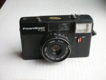 The very new Zhujiang F35 rangefinder camera can be collected and used.