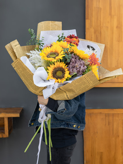 英文报纸鲜花包装纸花束包花材料全套花艺彩色礼品复古牛皮纸礼物