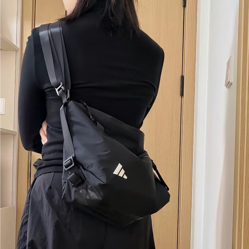 Adidas/Adidas Genuine Product for the Back-To-School Season, Unisex Large-Capacity Sports Shoulder Bag, Casual Bag Kc1404