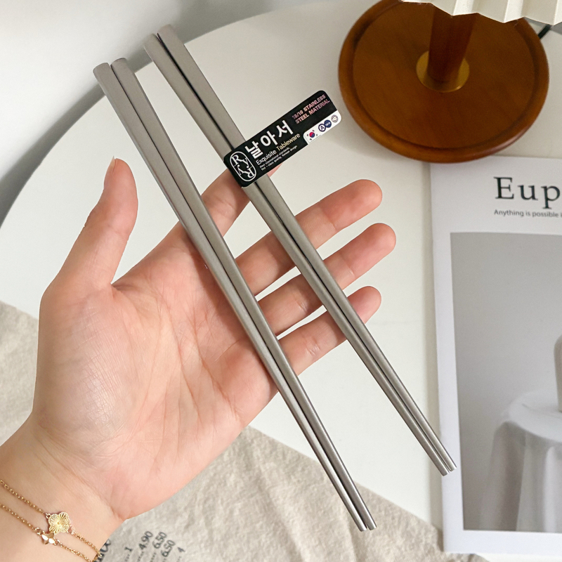 High-Quality 304 Stainless Steel Household Non-Slip, Anti-Scalding Matte Chopsticks for Food, High-End Light Luxury Style for Home Use